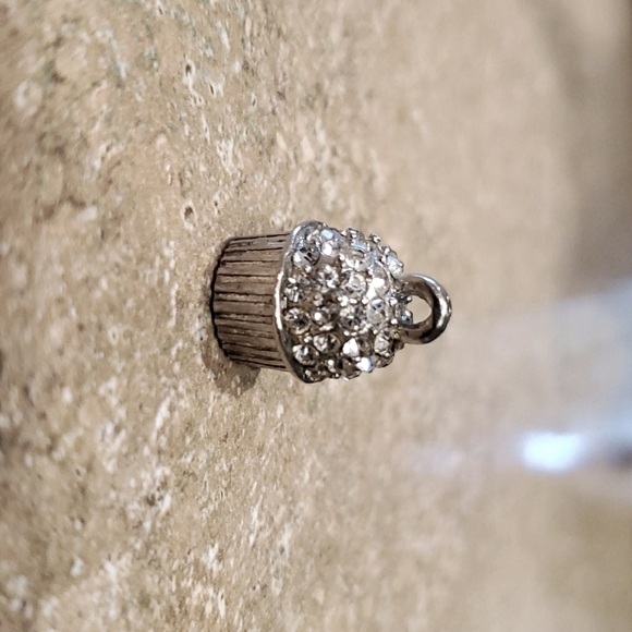 Cupcake Pendant - Picture 2 of 2